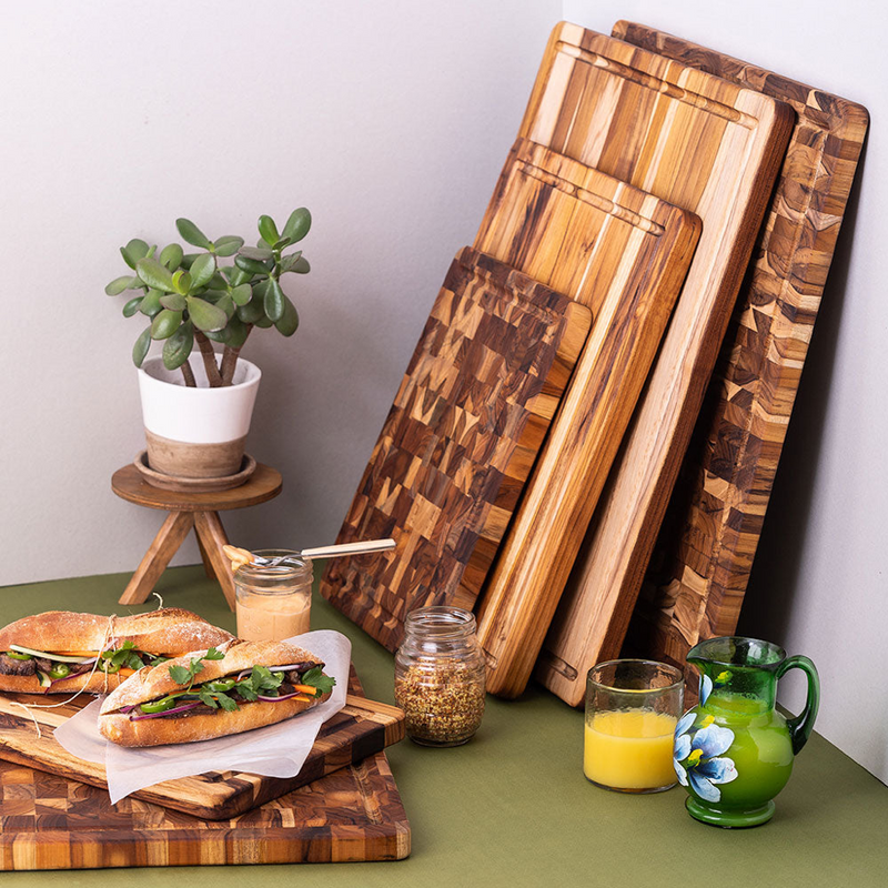Teak Haus - Planche À Découper Scandi Av Rainure Pour Jus (14 x 10 x 1 po)