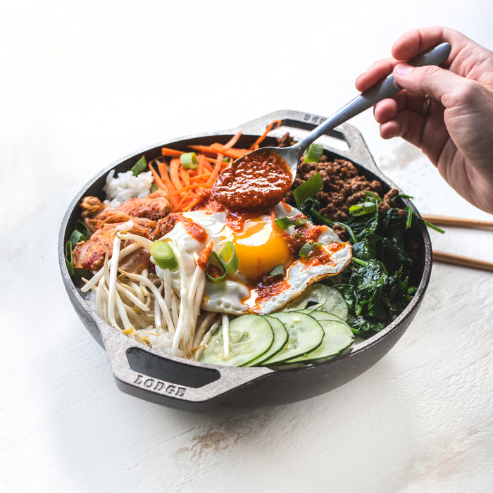 Lodge - Cast Iron Mini Wok With Dual Handles 9"