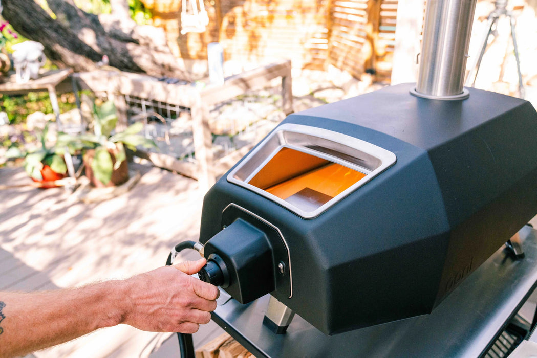 Ooni Karu 16 Gas Burner Controlled Cooking